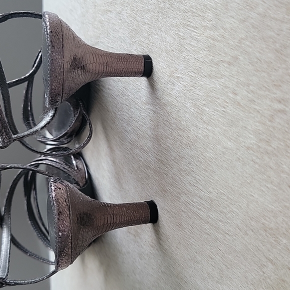 Lulu Townsend Heels Size 6M - Picture 5 of 7